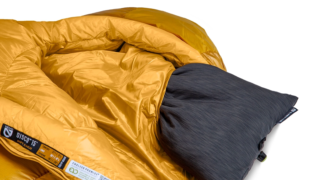 With a rating of 15°F and a tested comfort down to 27°F, this bag has solid cold-weather performance.
