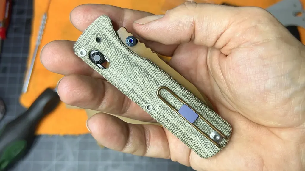 The wire pocket clip is a deep-carry design that rides low and discreet.