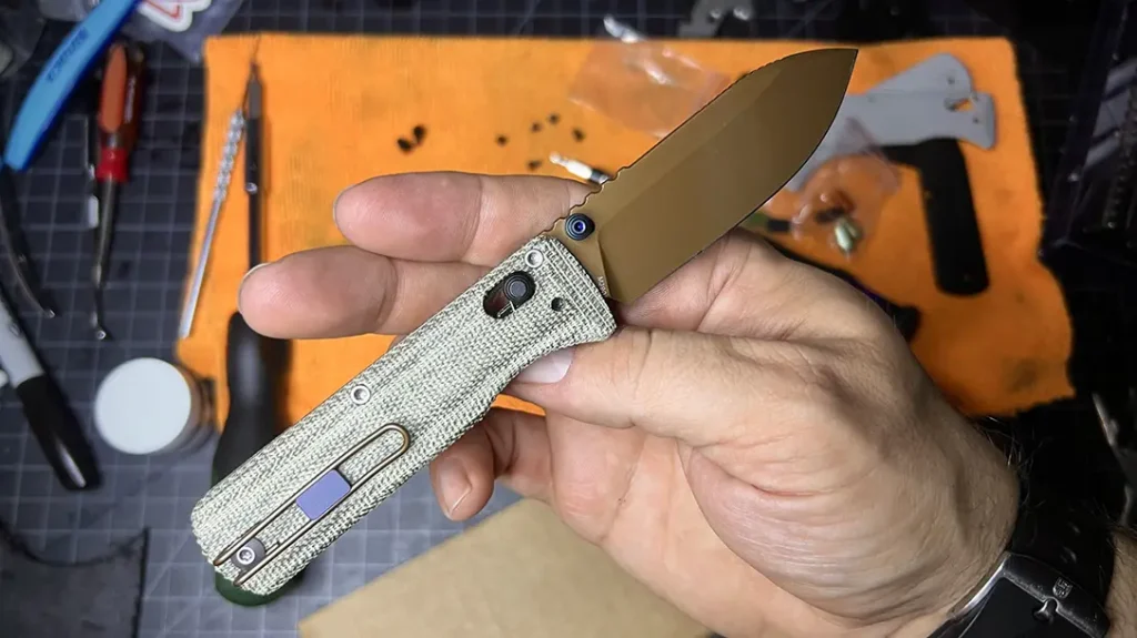 A good knife makes you want to cut things. A great one makes you want to carry it every day. The Vosteed Vombat does both.