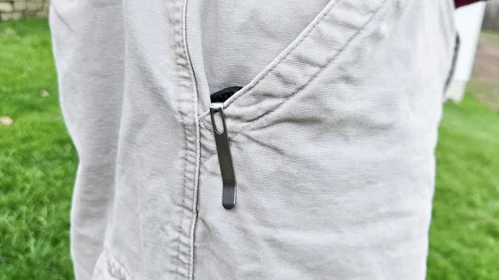 The deep carry pocket clip lets it sit securely and discreetly in your front pocket.